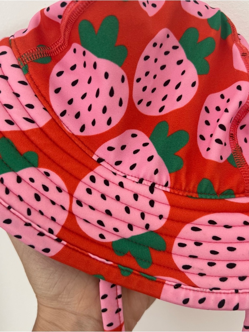 Hanna Andersson Floppy Swim Hat in Strawberry Print
